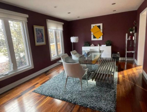 Family-Friendly Retreat for 14 in Richmond Hill
